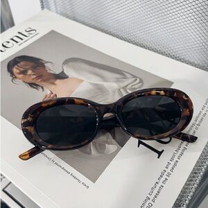 Chic Tortoise Shell Sunglasses